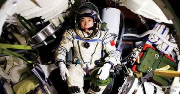 Кто или что стучало по обшивке китайского космического корабля?