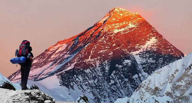 Четырехлетняя девочка из Чехии покорила Эверест