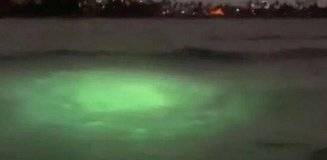 У побережья США зафиксировали необычные явления