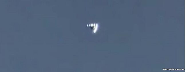 Над Лос-Анджелесом засняли светящийся НЛО